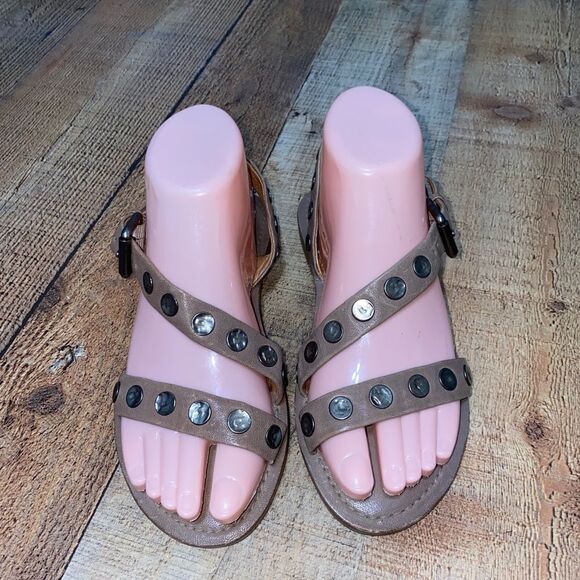 Frye Women's Morgan Hammered Stud Sandal
Size 6.5 - Picture 3 of 12